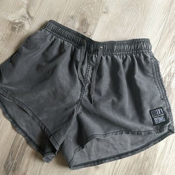 BILLABONG SOL SEARCHER OVERDYED VOLLEY BOARDSHORT IN BLACK PEBBLE Small - Picture 1 of 7